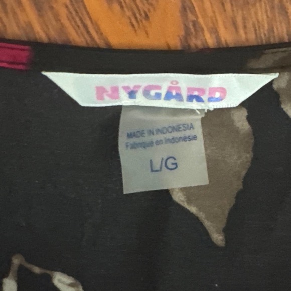 Nygard Flowered blouse  women’s  size L - Picture 3 of 4